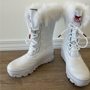 Sorel Women's White and Red Winter Boots
